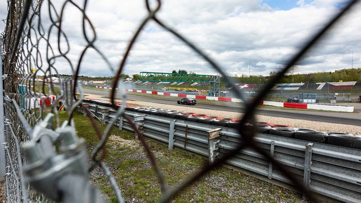 VISUELL Blogbeitrag: Wir fotografieren und schreiben die Titelstory des DeinsMeinsUnsers, das Thema: Denise Ritzmann die Driftkönigin am Nürburgring VISUELL Blogbeitrag: Titelstory des DeinsMeinsUnsers: Die Strecke des Nürburgrings