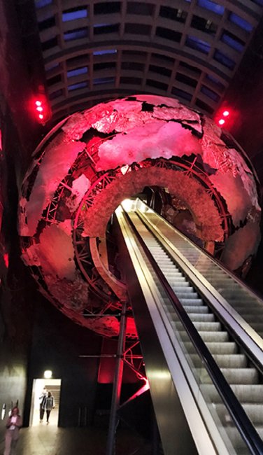 VISUELL Blogbeitrag: Weiterbildung London: Eine Rolltreppe in der London Design Biennale 2018