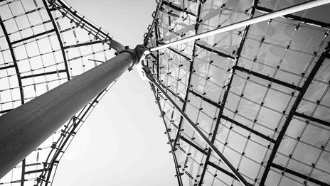 VISUELL Blogbeitrag: Weiterbildung in Innsbruck und München: Das Dach des Olympiastadions in München