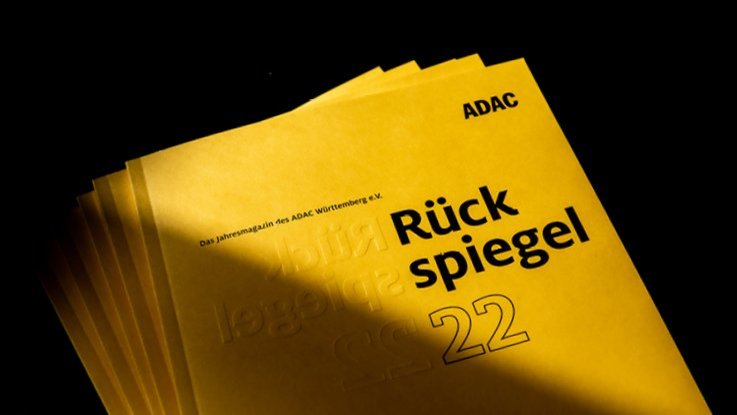 VISUELL Kommunikationsdesign: Vorderseite des Geschäftsberichtes Rückspiegel 2022
