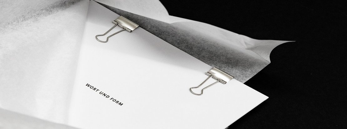 VISUELL Blogbeitrag: VISUELL-Kalender 2021: Coverseite – Aufschrift: Wort und Form