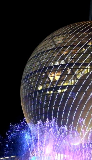 VISUELL Blogbeitrag: Weiterbildung in Astana zur EXPO: Eine 100 Meter hohe Kugel aus Glas auf dem EXPO-Gelände