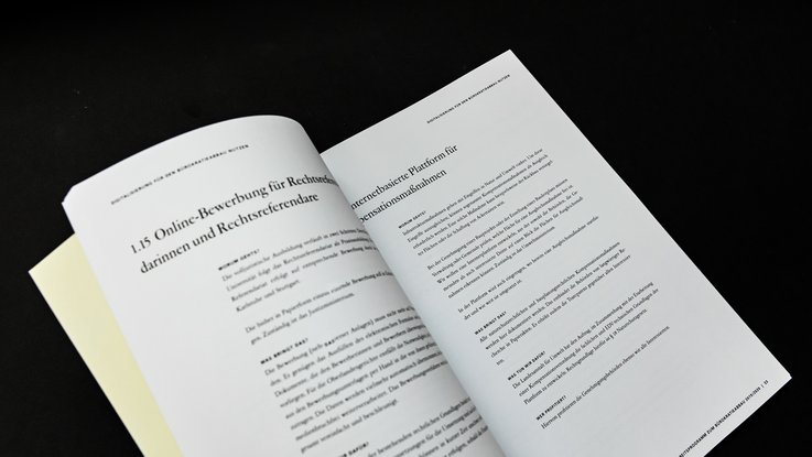 VISUELL Kommunikationsdesign: Beispielseite aus dem Arbeitsprogamm/Jahresbericht