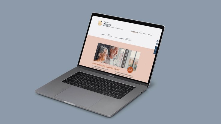 VISUELL Kommunikationsdesign: Corporate Design: Ansicht der Webseite in der Kategorie Älter werden auf einem Macbook