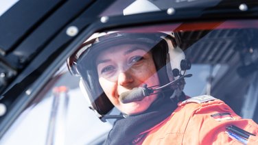 VISUELL Blogbeitrag: ADAC Luftrettung in Ulm mit dem Christoph 22: Claudia Reich im Helikopter Christoph 22