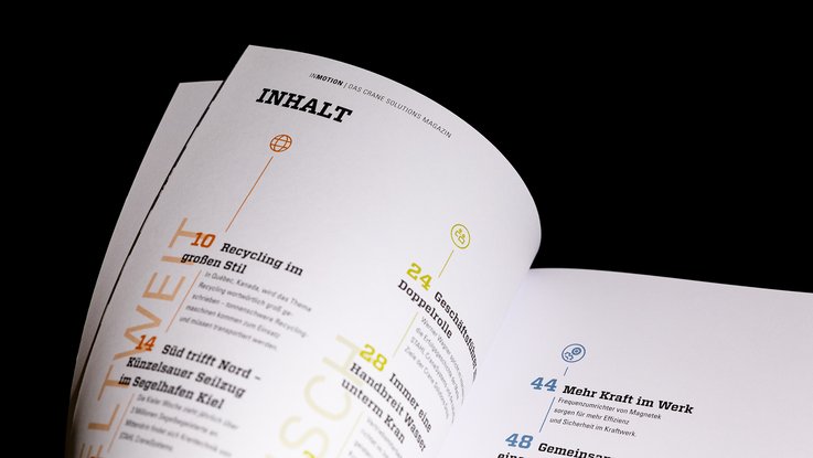 VISUELL Kommunikationsdesign: Editorial Design inMotion: Innenseite Inhaltsverzeichnis mit orange, grünen und blauen Details