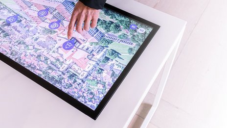 VISUELL Szenografie: Medienstationen für das Klostermuseum der Benediktinerabtei in Ottobeuren VISUELL Szenografie: Medienstation – Abbildung des Benediktinerabtei Ottobeuren